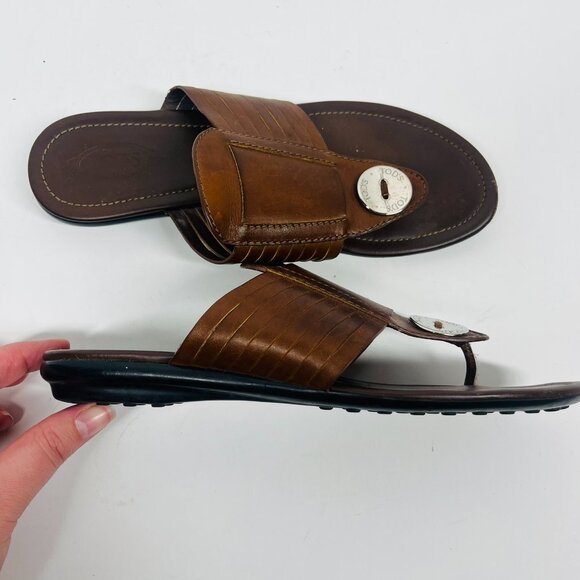 Tod's Brown Leather Silver Detailed Flat Thong Sandal, Size 8.5 - Picture 8 of 8